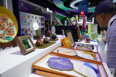 朝阳展区 文化+科技融合新篇章，腾讯音乐、B站等企业创新展览服务