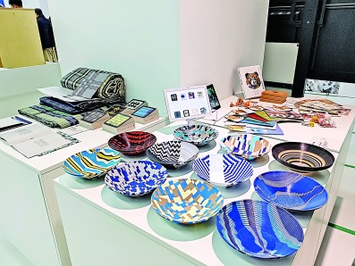 扎根大地 艺术服务人民——记'大地之歌·2024美丽中国纪事'展览服务